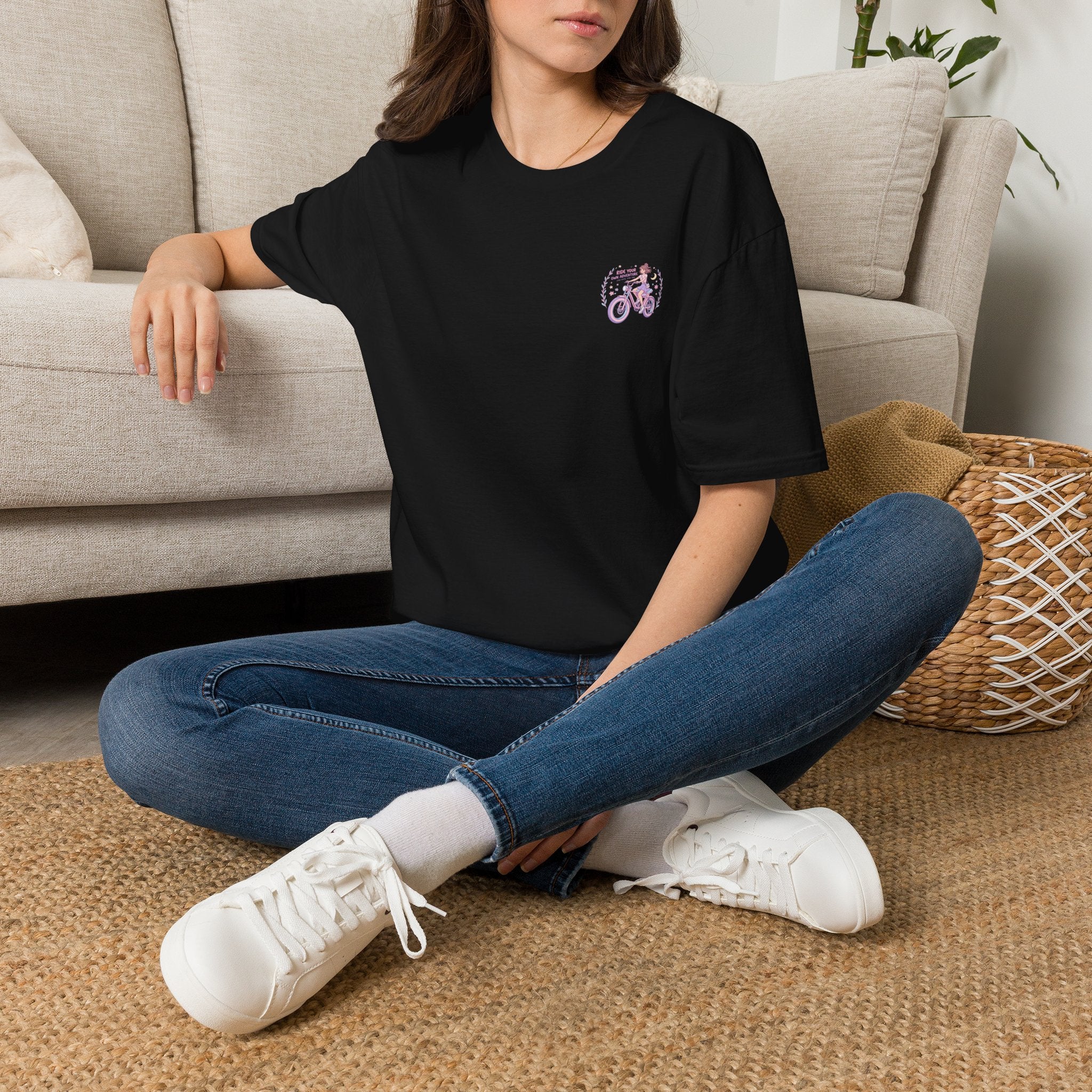 Vintage Lavender Bicycle Pocket T‑Shirt — Cute Retro Bike Graphic Tee