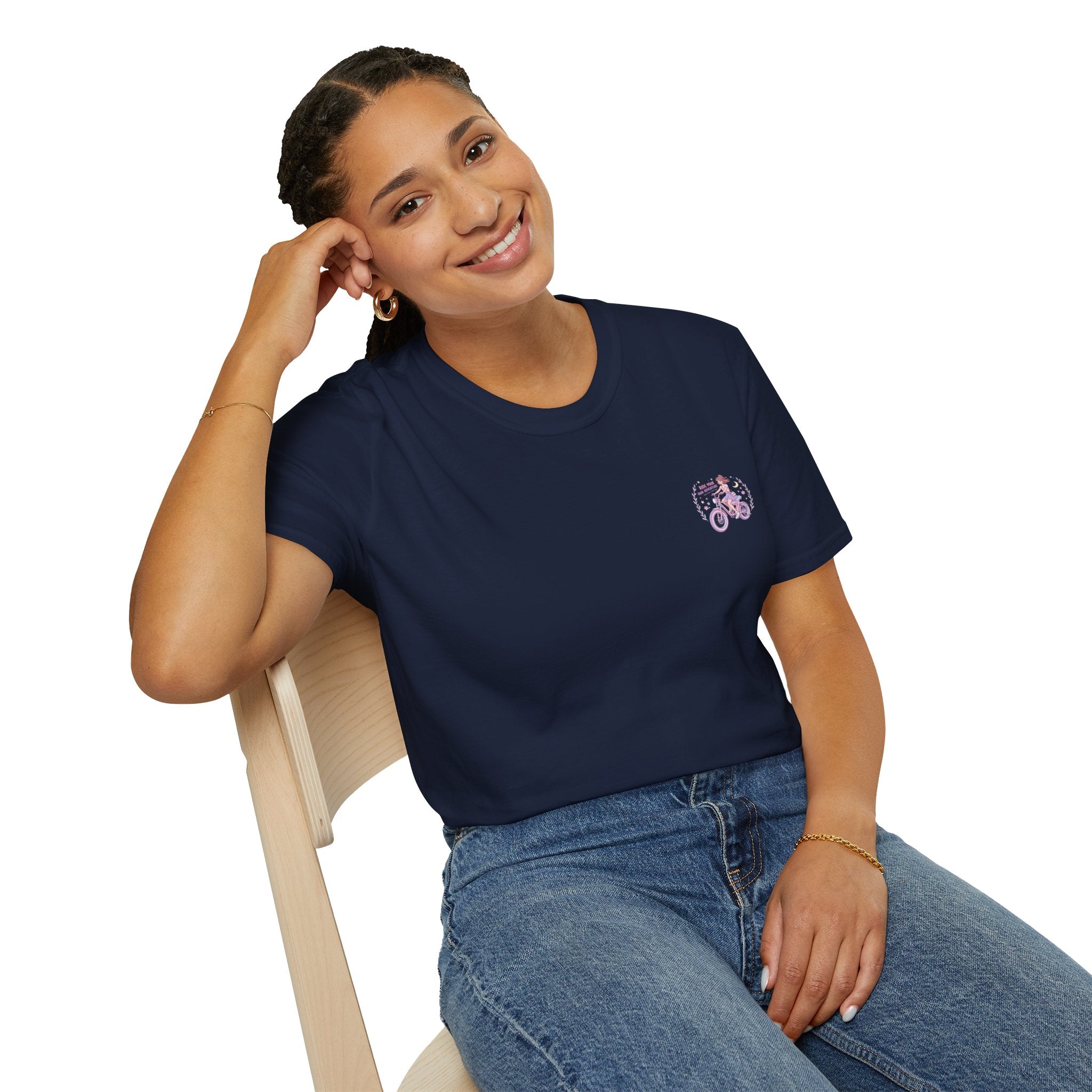 Vintage Lavender Bicycle Pocket T‑Shirt — Cute Retro Bike Graphic Tee