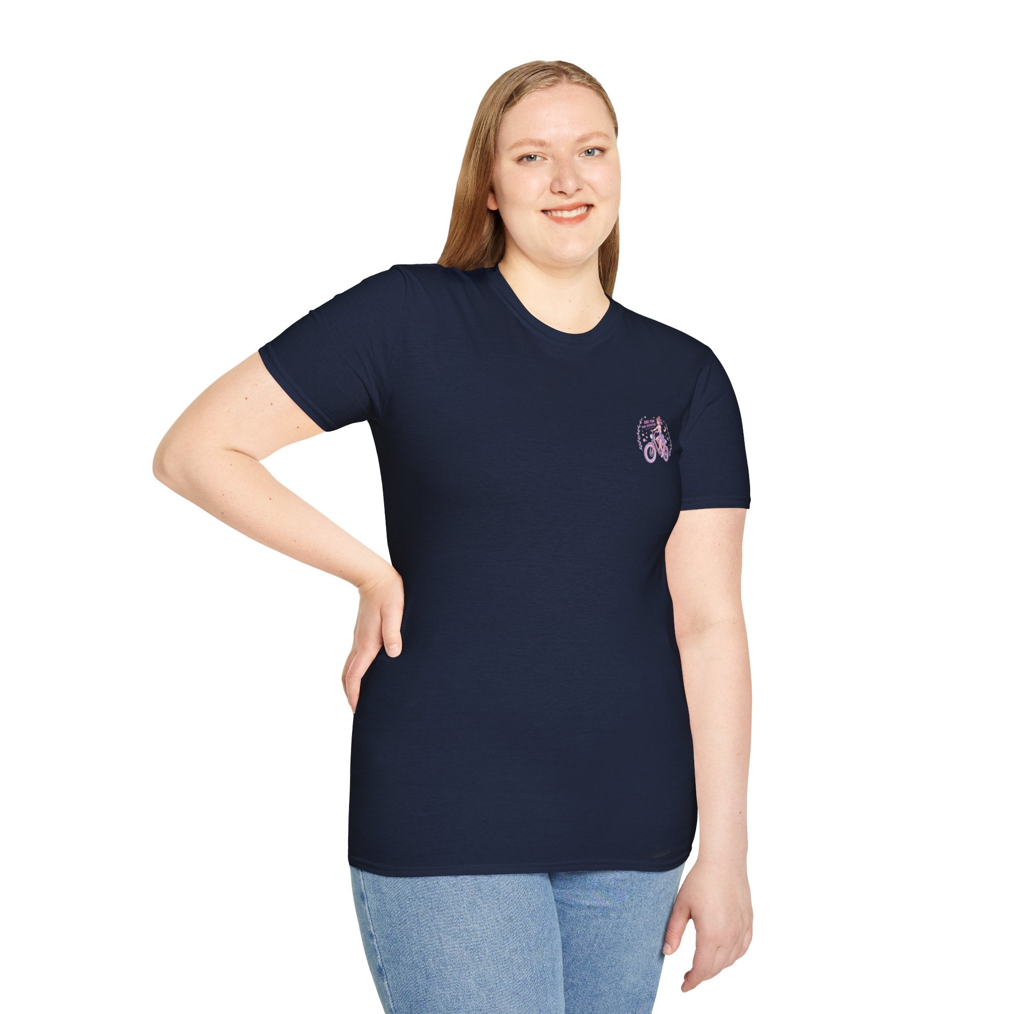 Vintage Lavender Bicycle Pocket T‑Shirt — Cute Retro Bike Graphic Tee